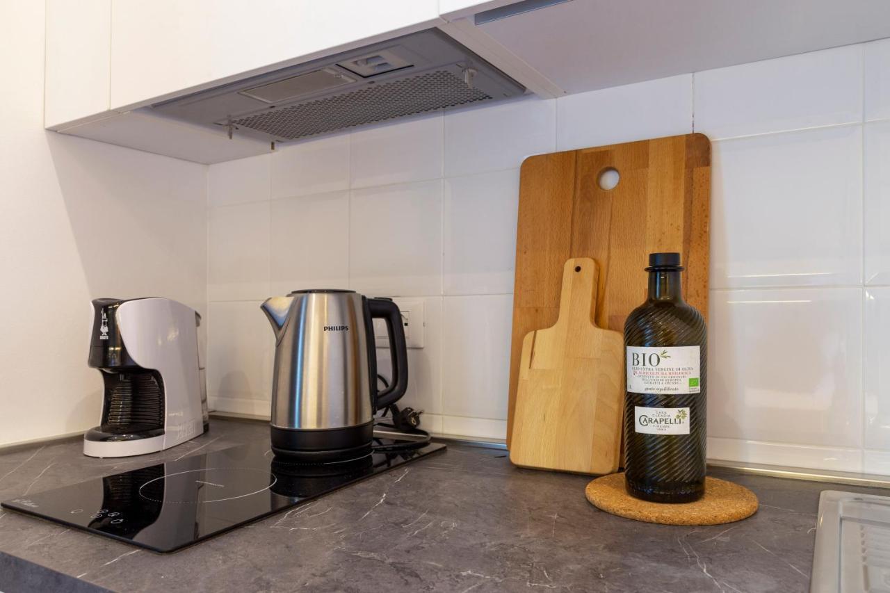 Amazing Studio In The City Center + Wifi Trieste Exterior photo