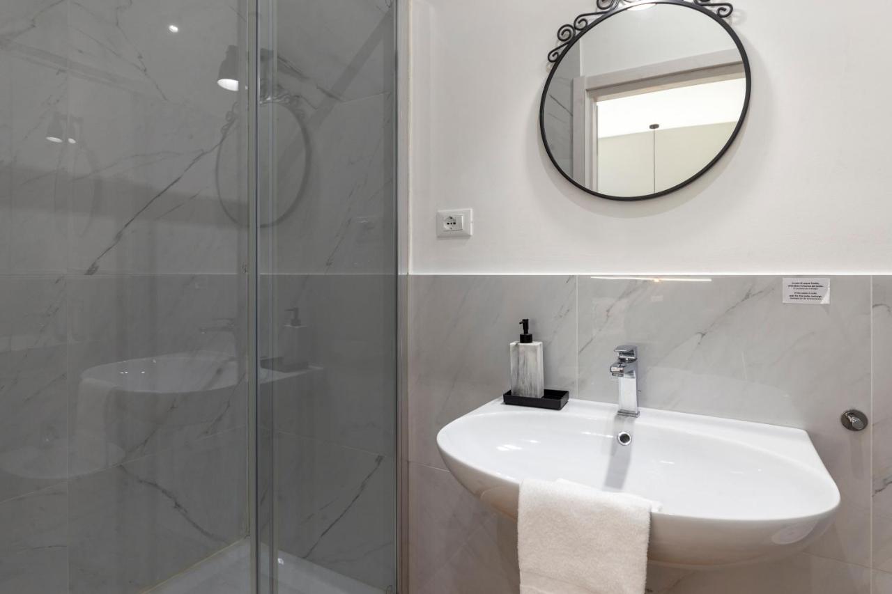 Amazing Studio In The City Center + Wifi Trieste Exterior photo